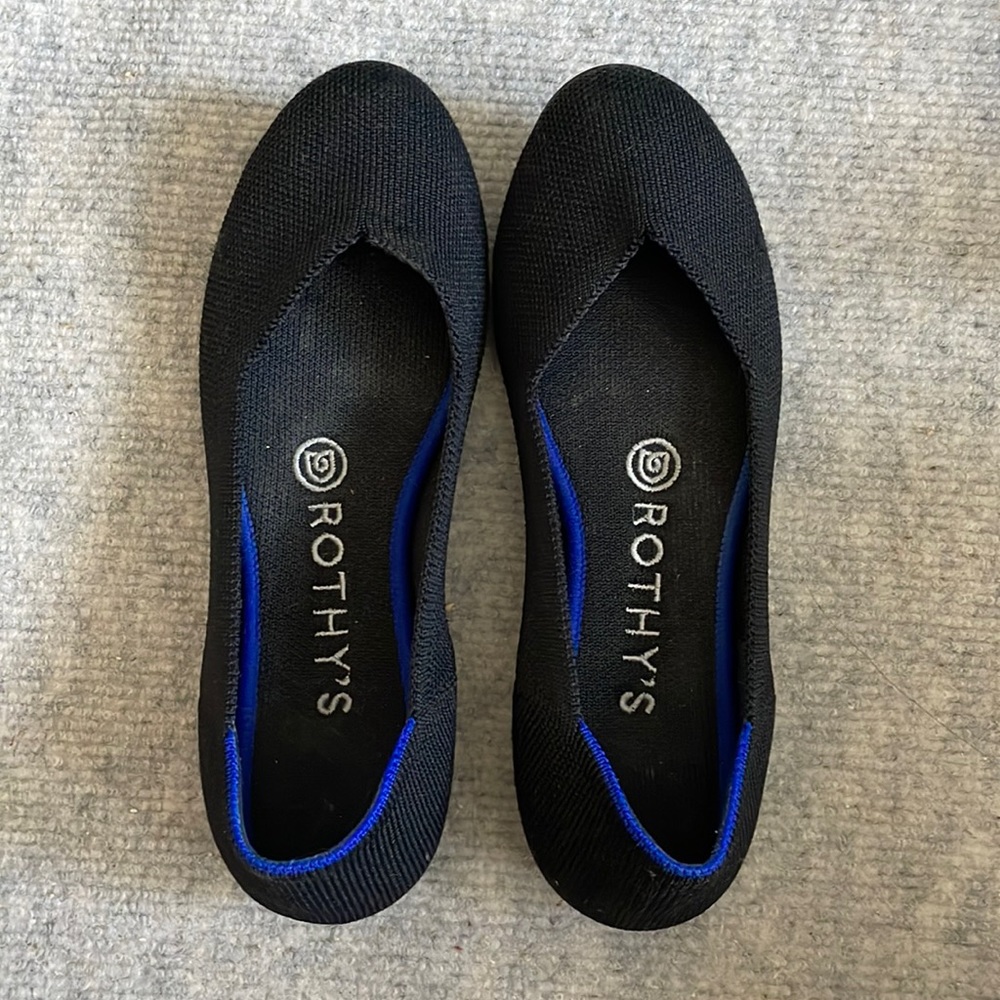Rothy’s black 6